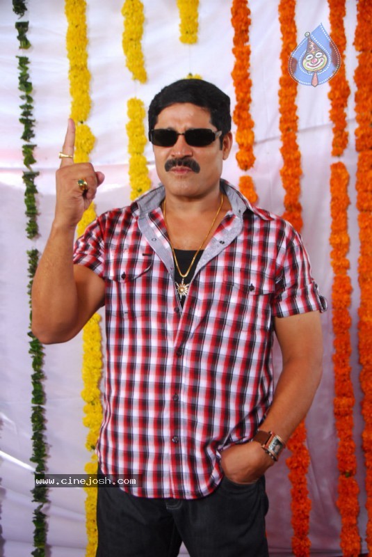 Srihari Gallery - 8 / 28 photos