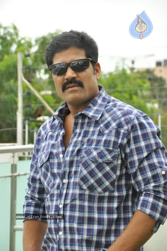 Srihari New Stills - 11 / 28 photos