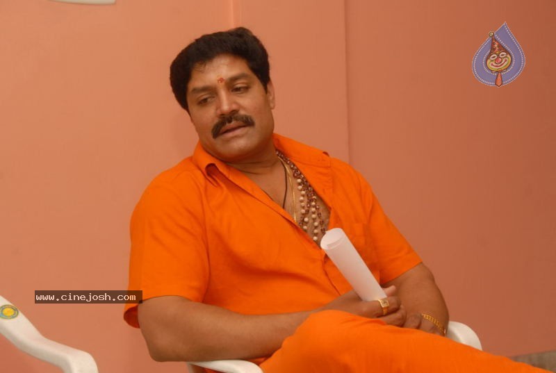 Srihari Solo Stills - 12 / 26 photos