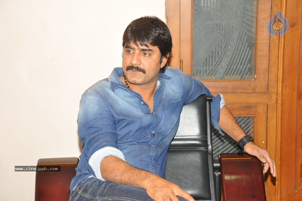 Srikanth New Stills - 17 / 37 photos