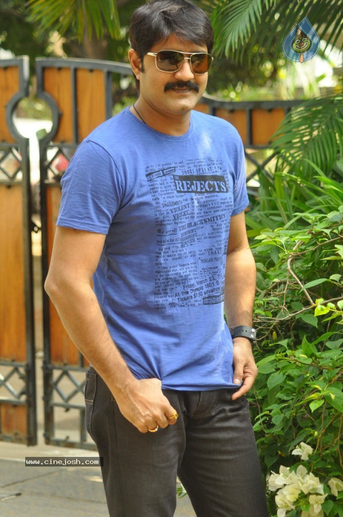 Srikanth New Stills - 32 / 51 photos