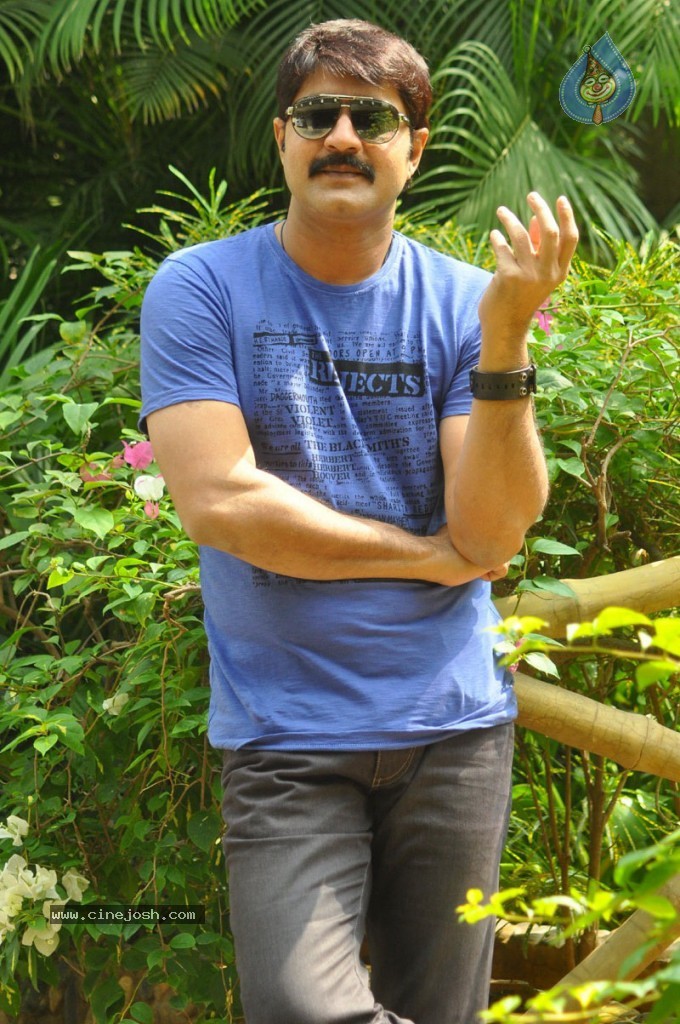 Srikanth New Stills - 40 / 51 photos