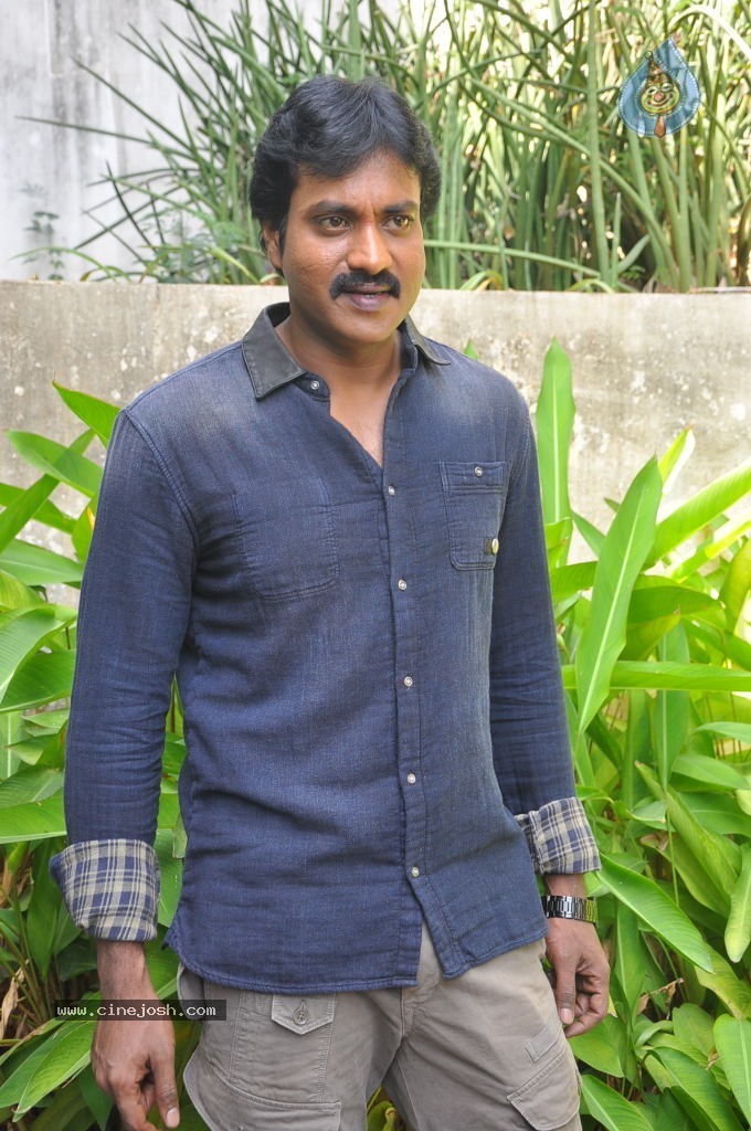 Sunil Stills - 17 / 49 photos