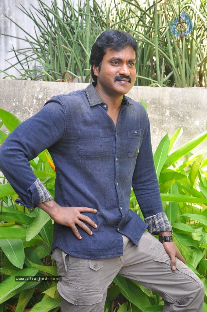 Sunil Stills - 33 / 49 photos