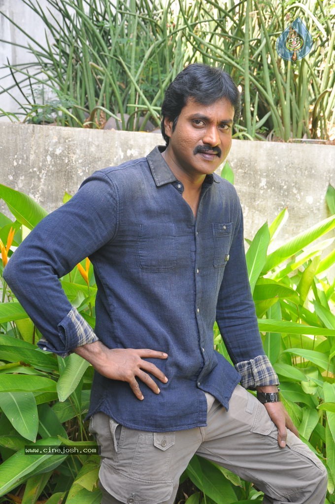 Sunil Stills - 34 / 49 photos