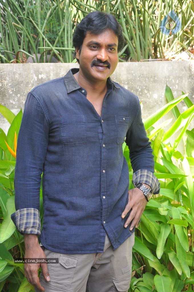 Sunil Stills - 37 / 49 photos