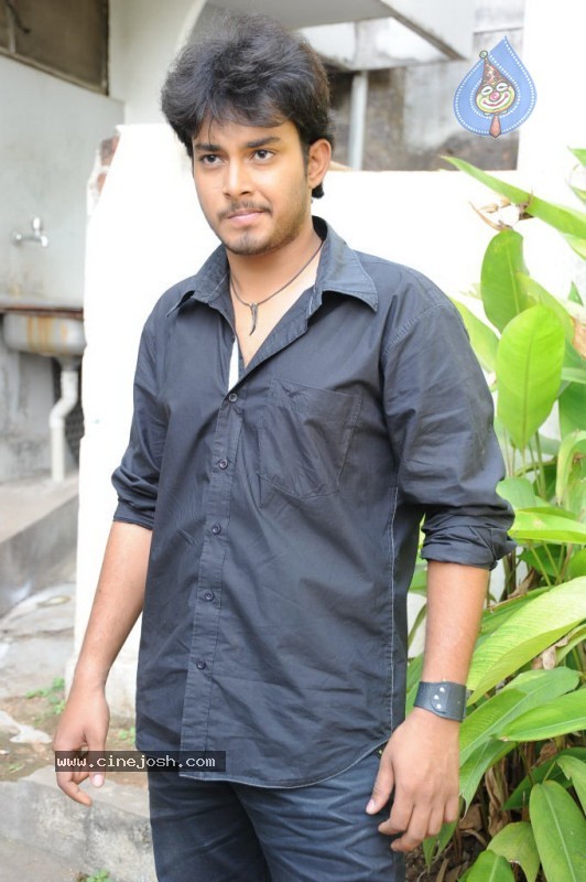 Tanish Stills - 13 / 17 photos