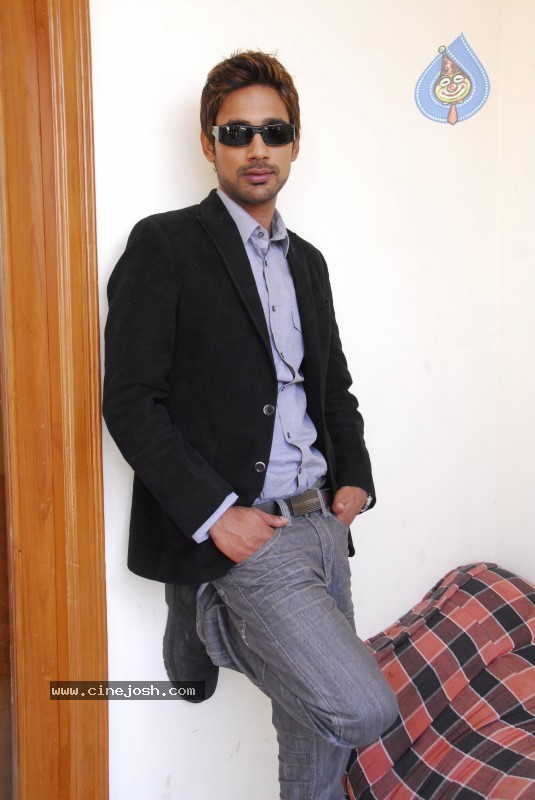 Varun Sandesh Stills - 10 / 24 photos