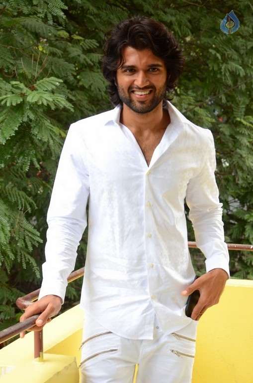 Vijay Devarakonda Photos - 5 / 16 photos