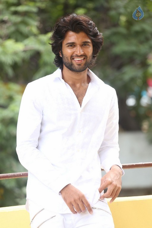 Vijay Devarakonda Photos - 6 / 16 photos