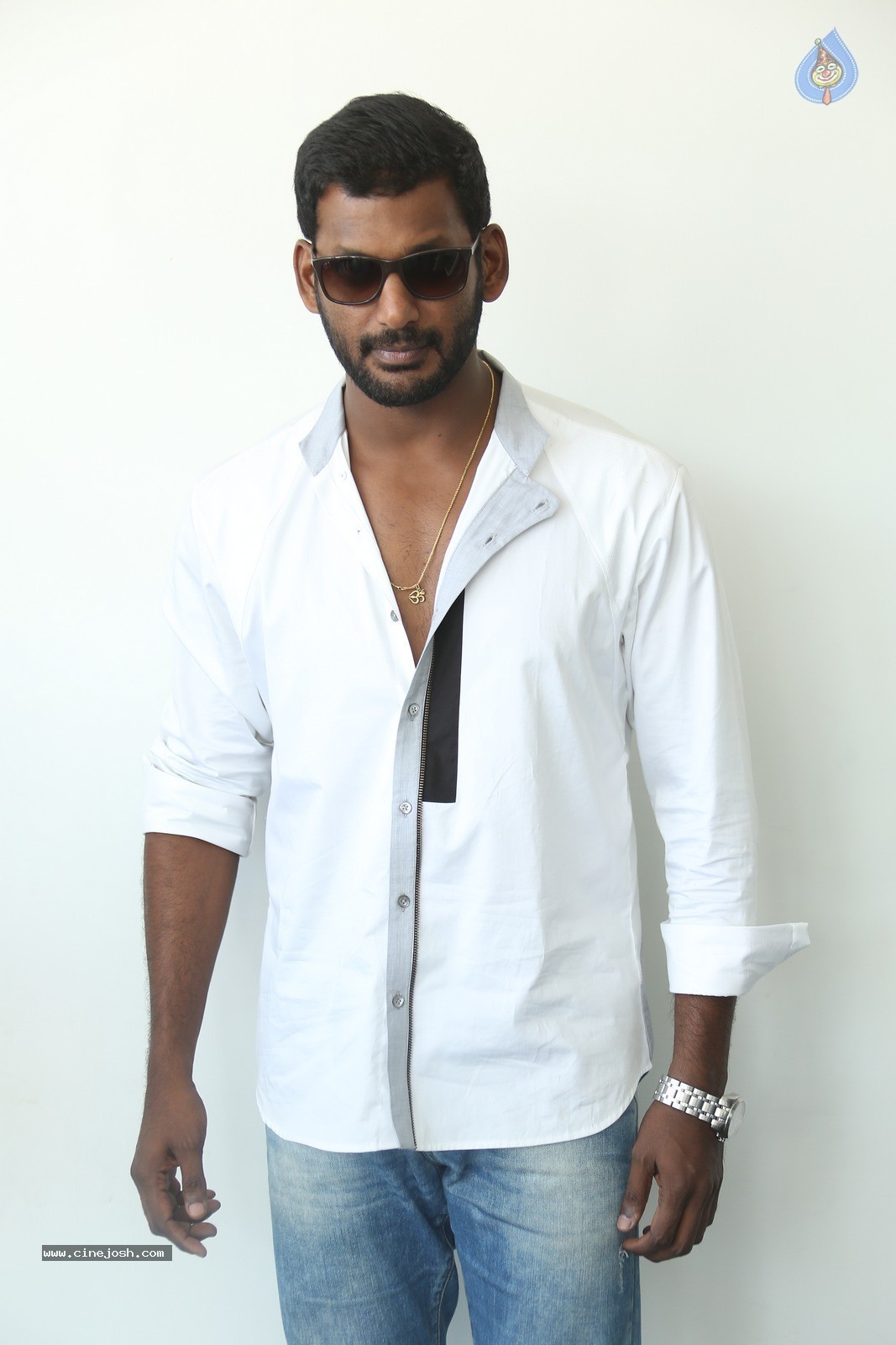 Vishal New Photos - 9 / 26 photos