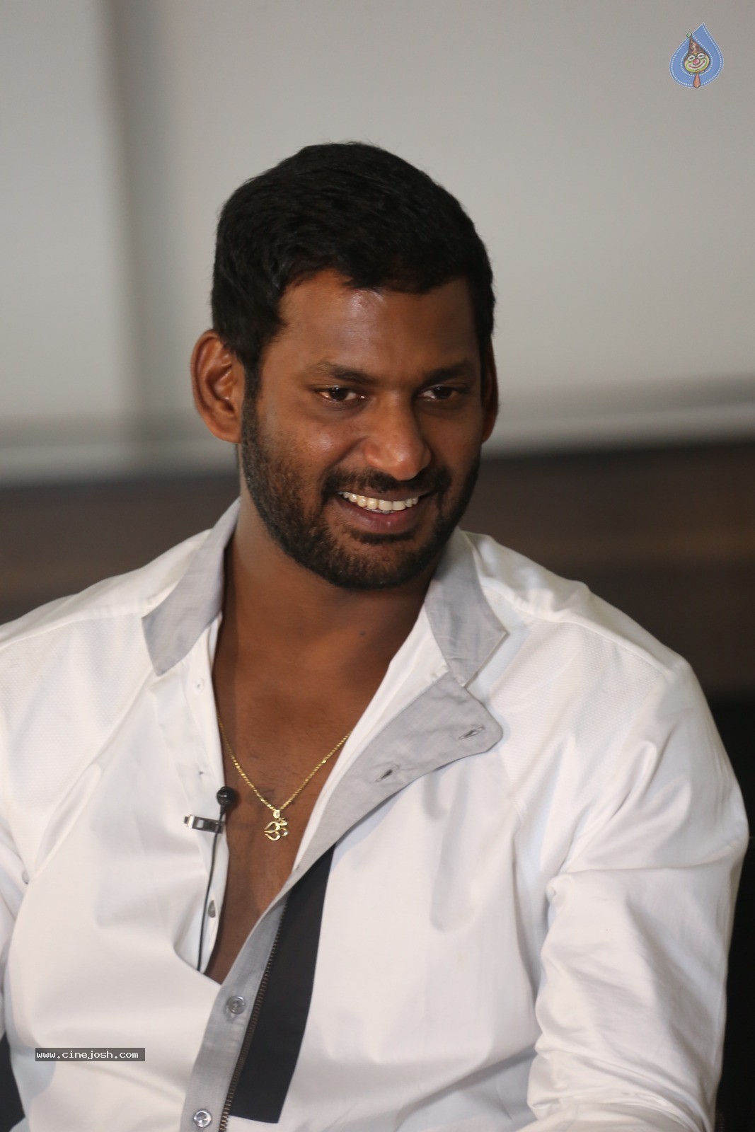 Vishal New Photos - 13 / 26 photos