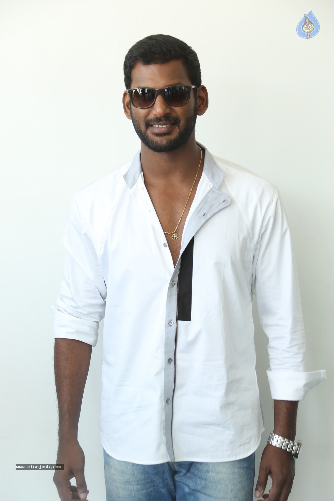 Vishal New Photos - 14 / 26 photos