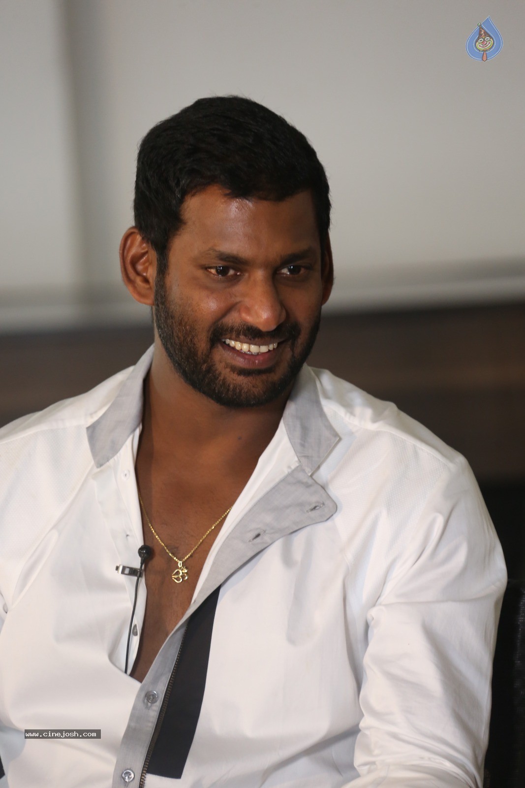 Vishal New Photos - 17 / 26 photos