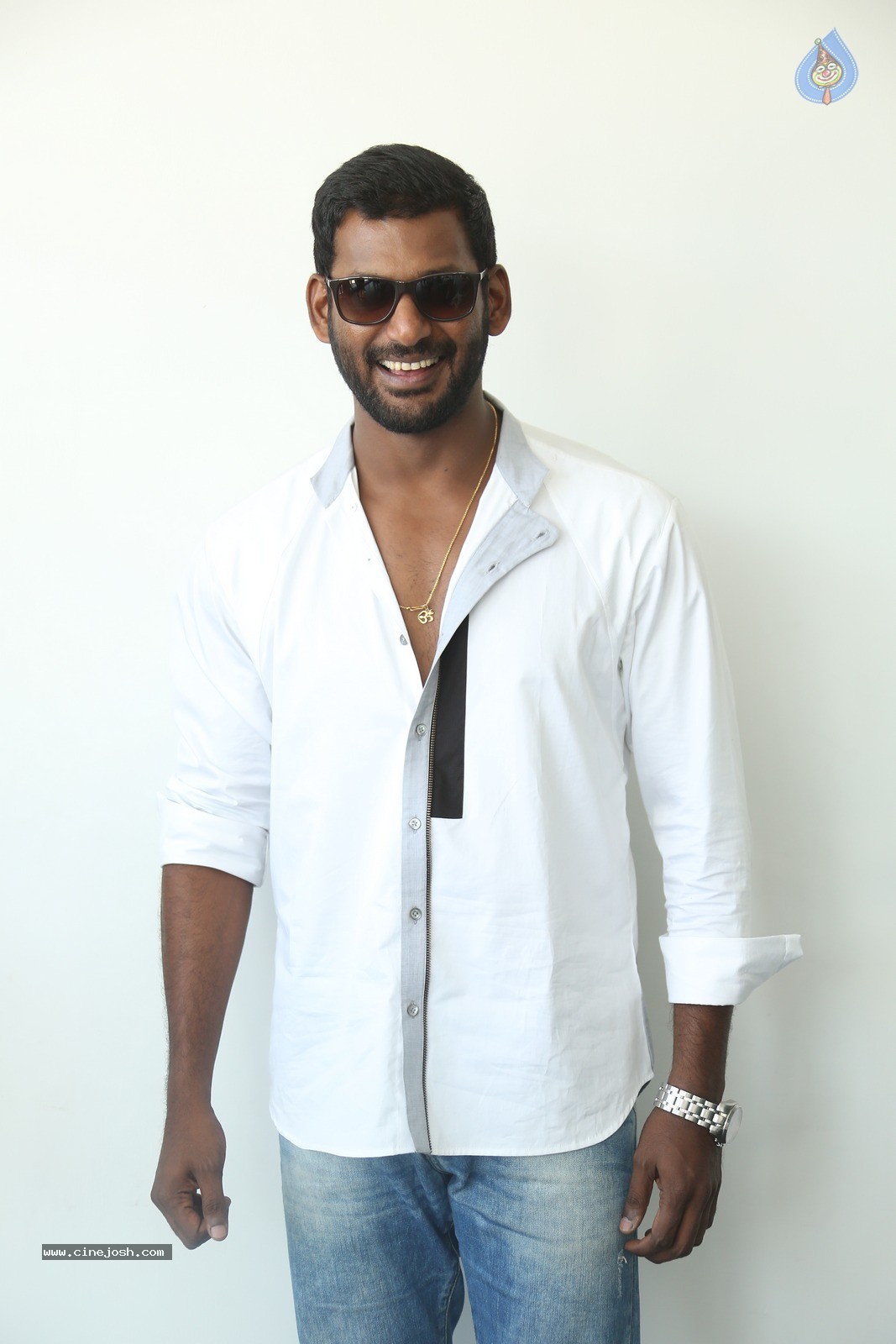 Vishal New Photos - 18 / 26 photos