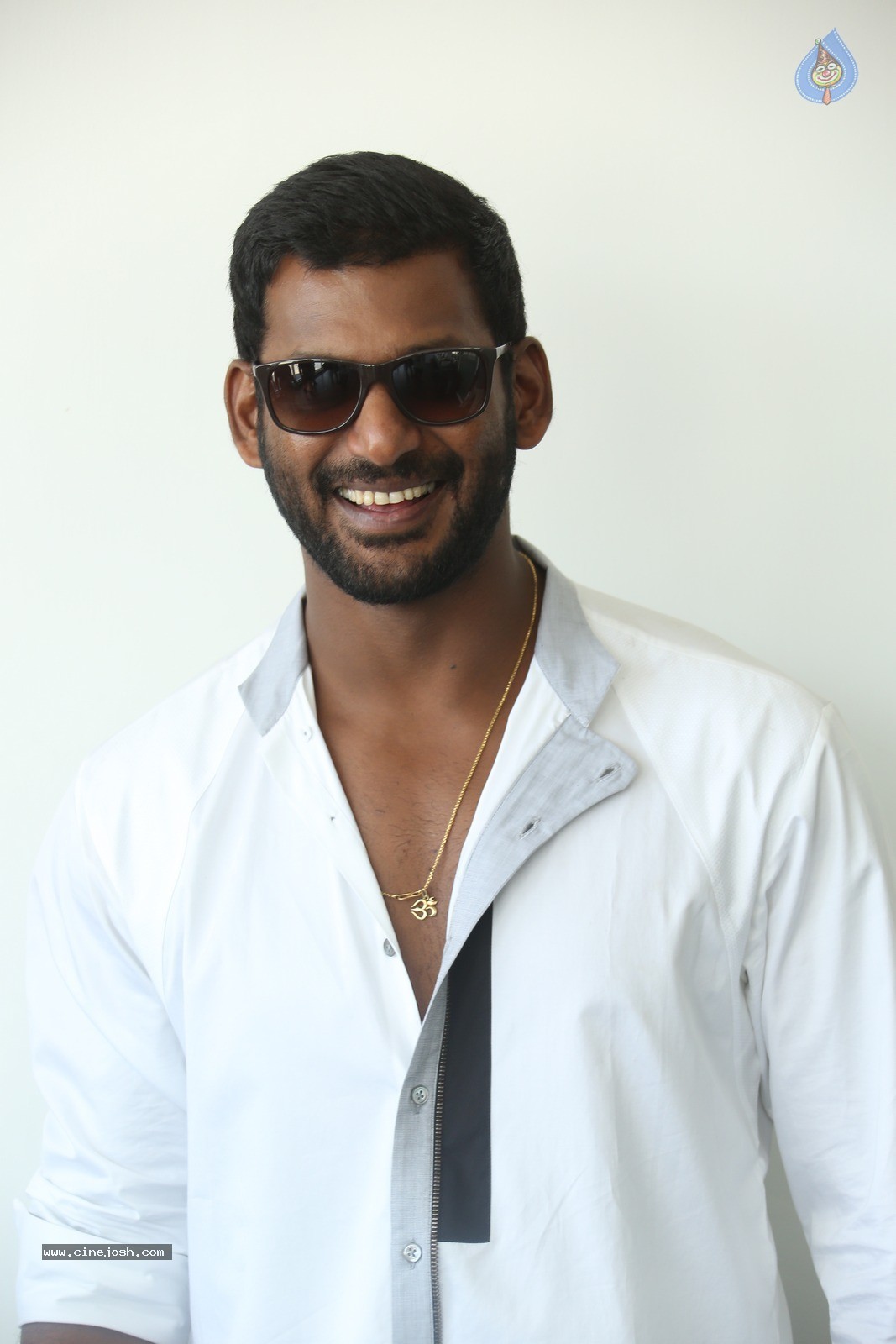 Vishal New Photos - 20 / 26 photos