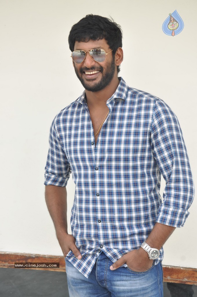 Vishal New Stills - 12 / 36 photos