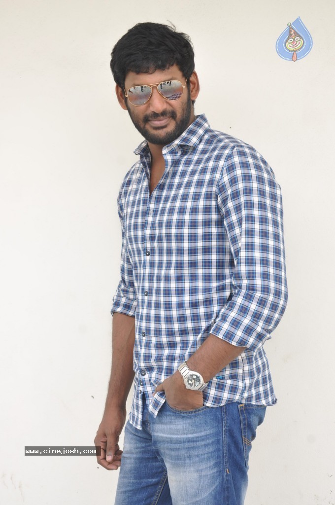 Vishal New Stills - 32 / 36 photos