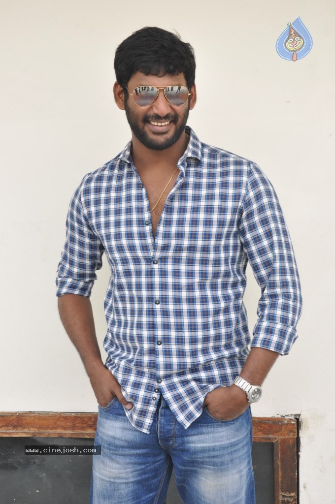 Vishal New Stills - 33 / 36 photos