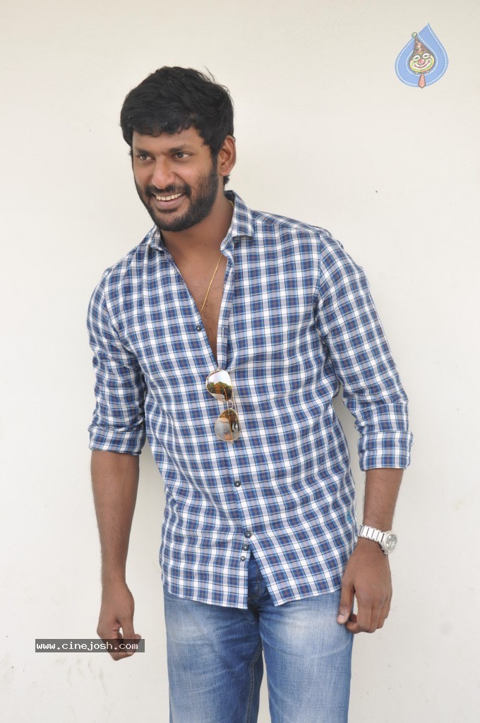 Vishal New Stills - 35 / 36 photos