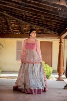 Shalini Pandey Photos