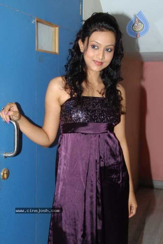 Aakarsha Gallery - 38 / 58 photos