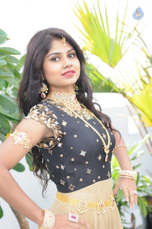 Aanya New Photos - 1 / 20 photos