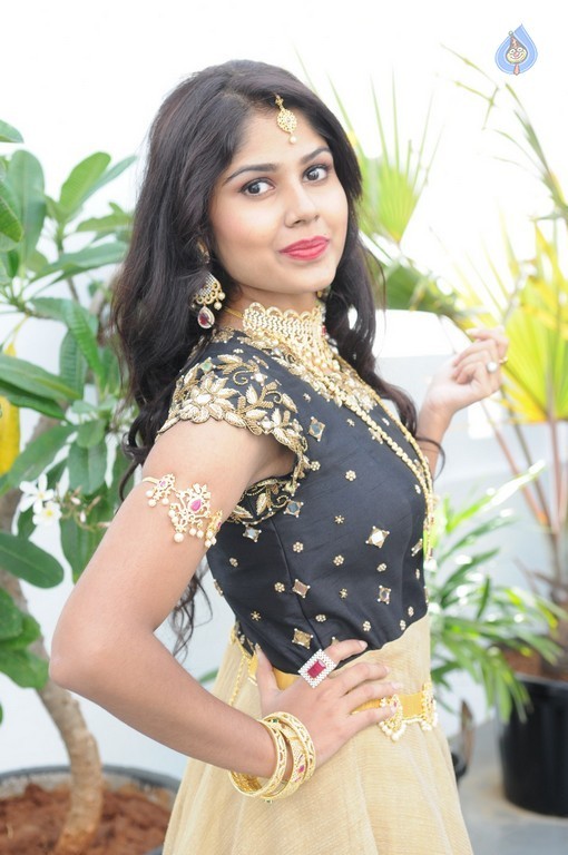 Aanya New Photos - 10 / 20 photos