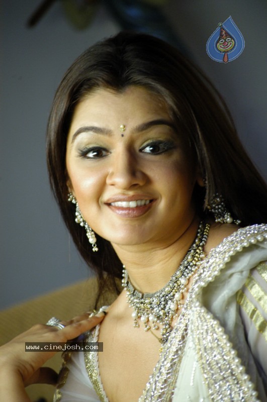 Aarthi Agarwal New Gallery - 88 / 97 photos