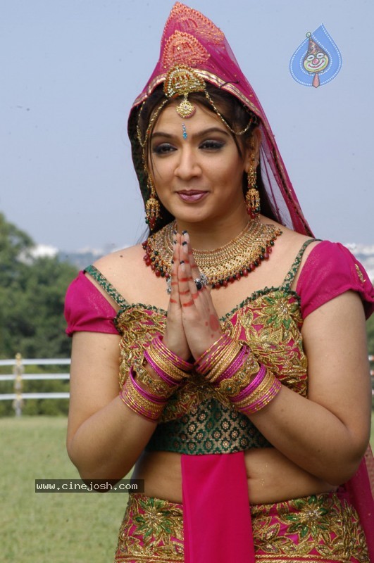 Aarthi Agarwal New Stills - 28 / 65 photos