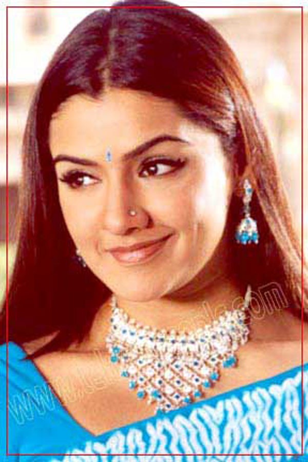 Aarthi Agarwal - 34 / 48 photos