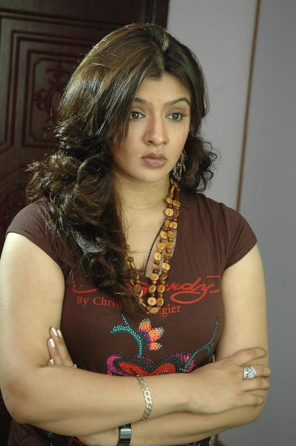 Aarthi Agarwal In Gentlaman  - 15 / 37 photos