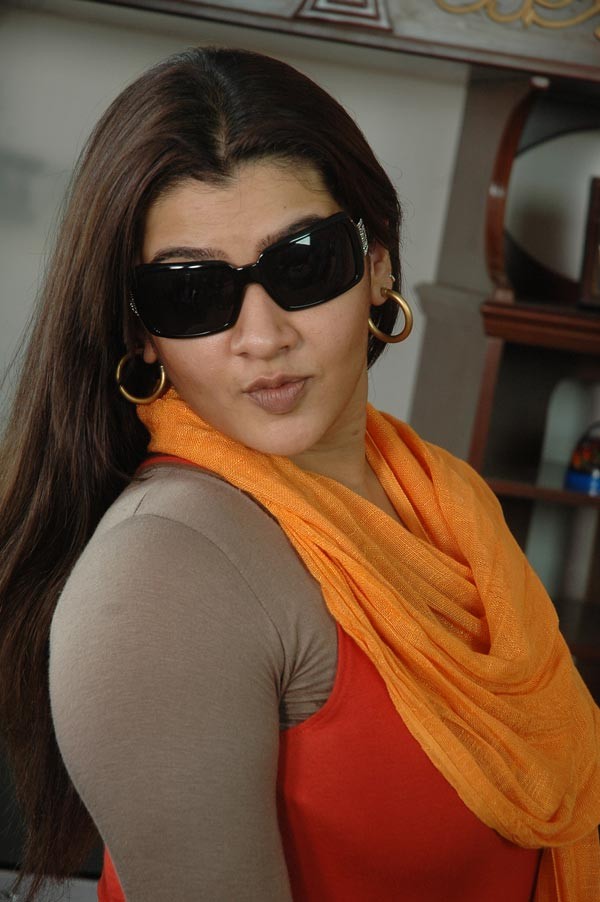 Aarthi Agarwal In Gentlaman  - 24 / 37 photos