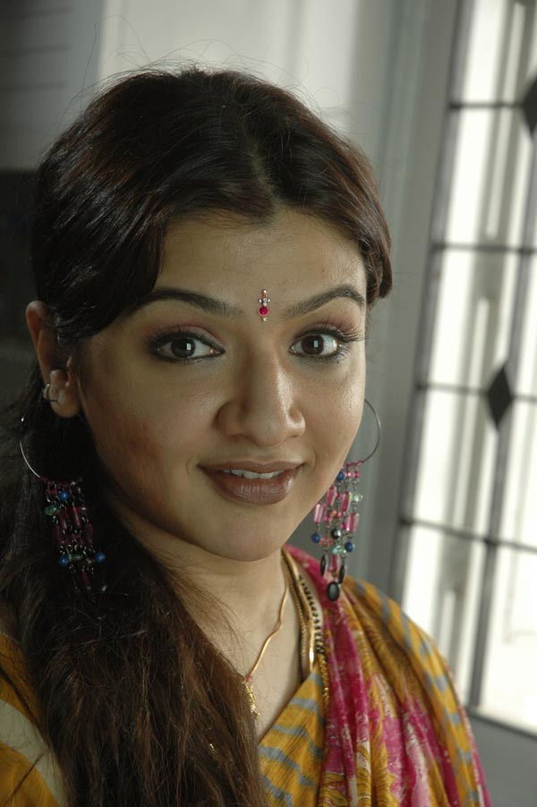 Aarthi Agarwal In Gentlaman  - 30 / 37 photos