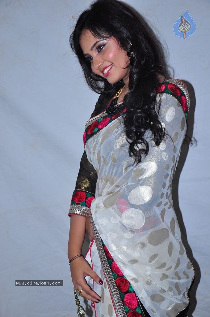 Aarushi New Stills - 32 / 64 photos