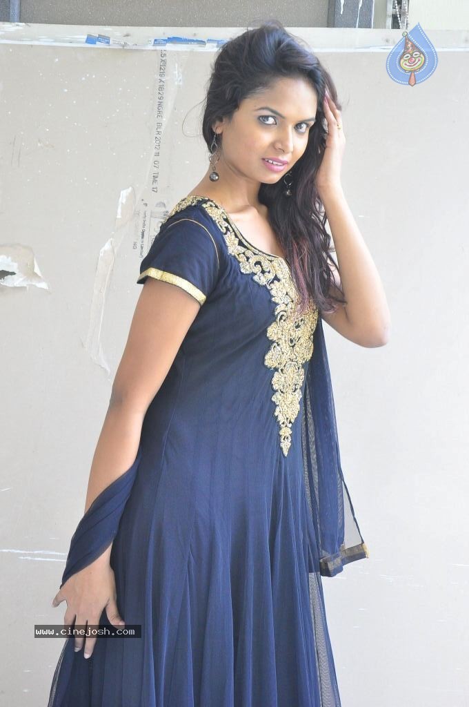 Aasha Stills - 28 / 57 photos