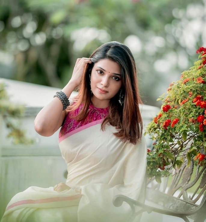 Aathmika Stills - 4 / 8 photos