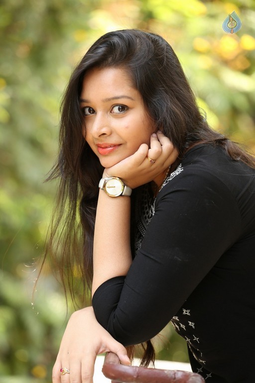 Abhinaya New Gallery - 1 / 27 photos