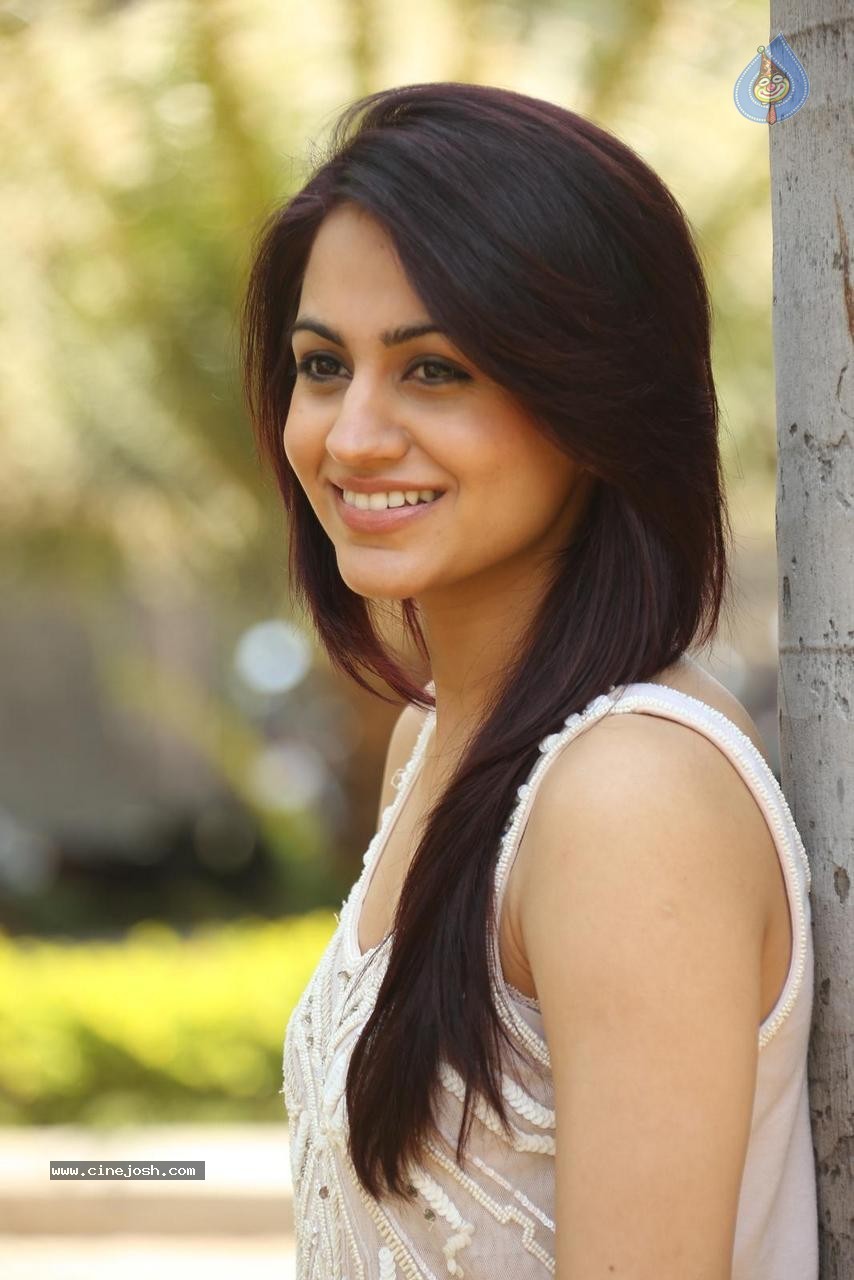 Actress Aksha Stills - 5 / 59 photos