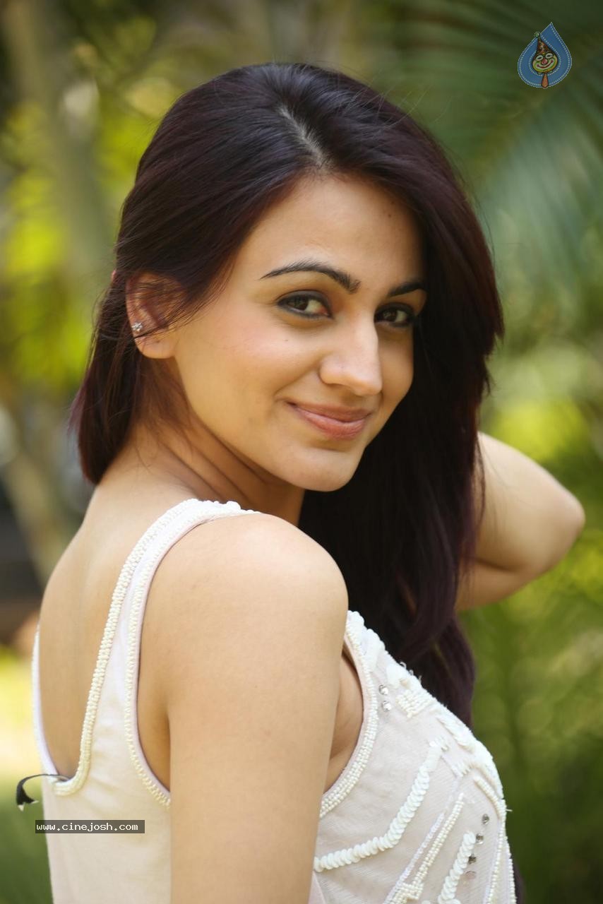 Actress Aksha Stills - 6 / 59 photos