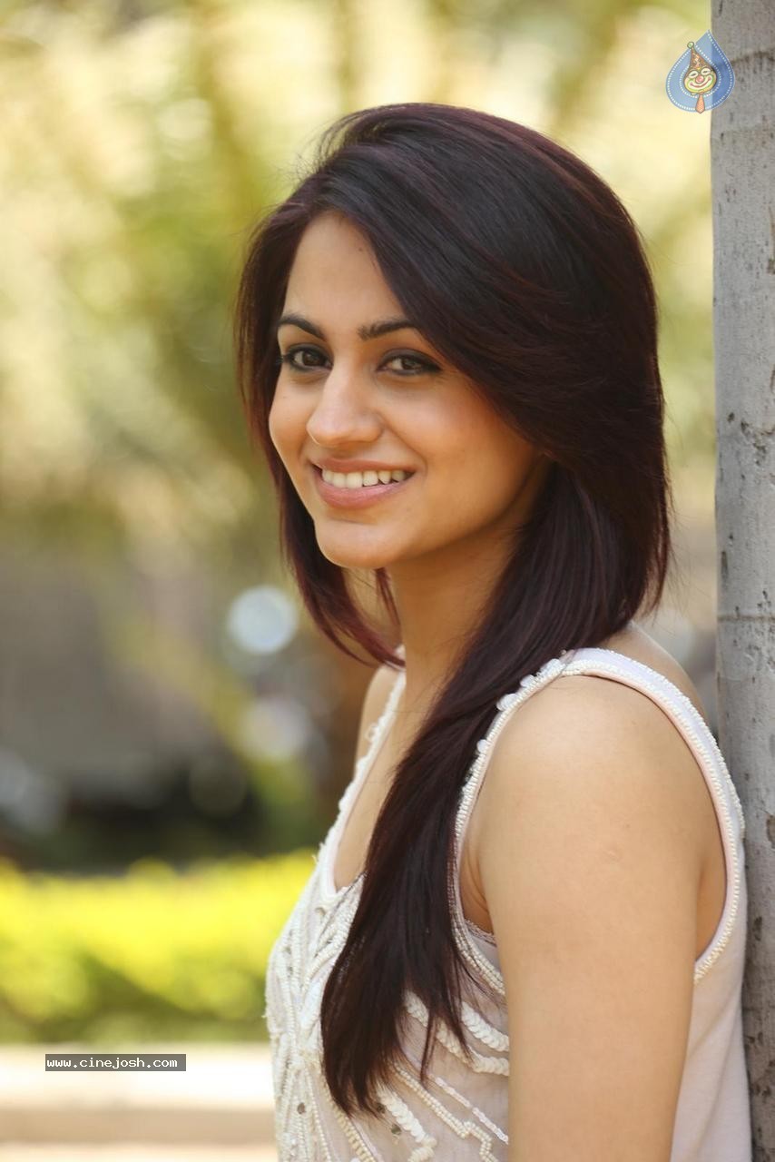 Actress Aksha Stills - 22 / 59 photos