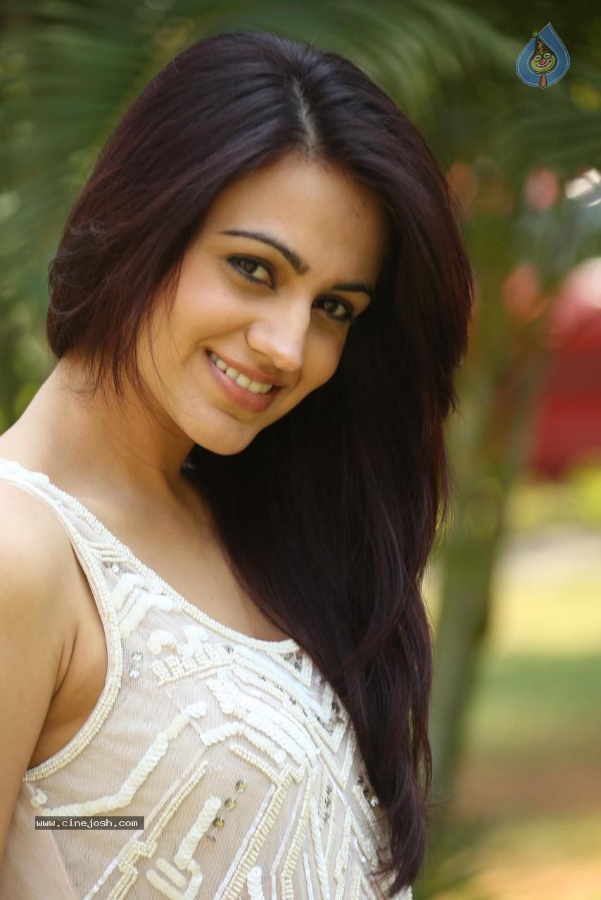 Actress Aksha Stills - 37 / 59 photos