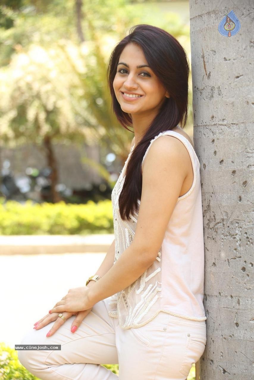 Actress Aksha Stills - 38 / 59 photos