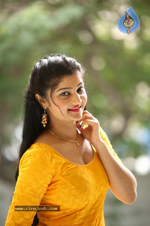 Actress Akshitha Photos - 18 / 21 photos