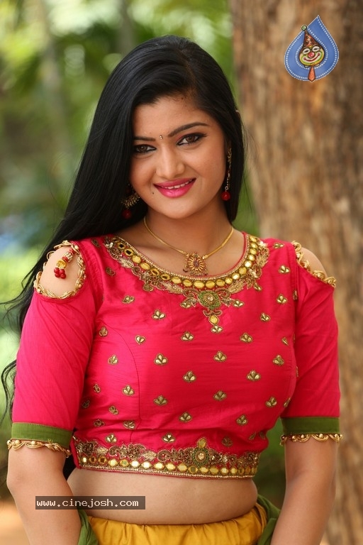 Actress Akshitha Pics - 14 / 21 photos