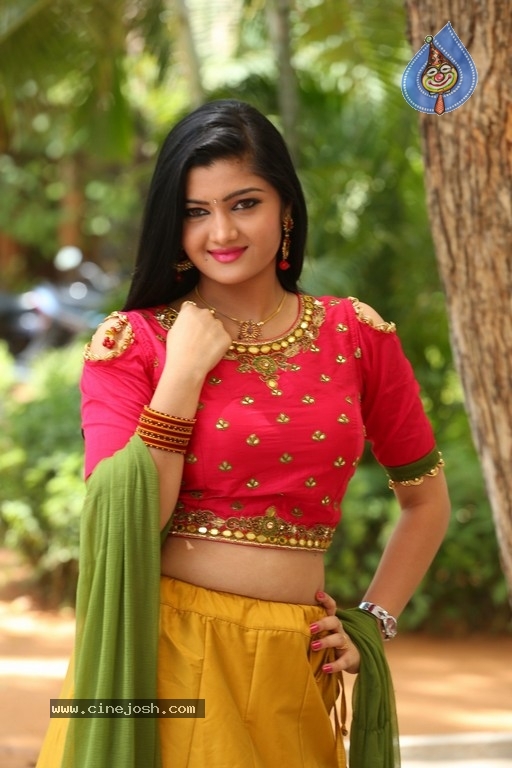 Actress Akshitha Pics - 17 / 21 photos