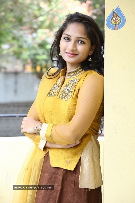 Actress Ambika Photos - 12 / 21 photos