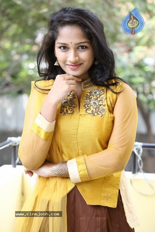 Actress Ambika Photos - Photo 18 of 21