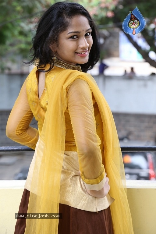 Actress Ambika Photos - Photo 21 of 21