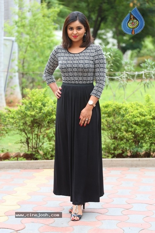 Actress Deepthi Images - 12 / 14 photos